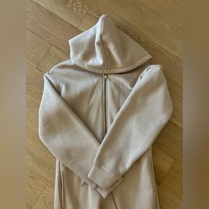 Super comfy Zara sweatsuit with hood!